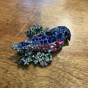 Elegant Multicolor Crystal Bird Brooch
